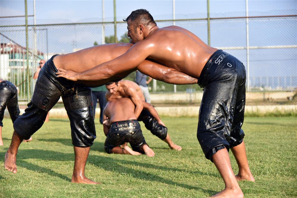 oil wrestling